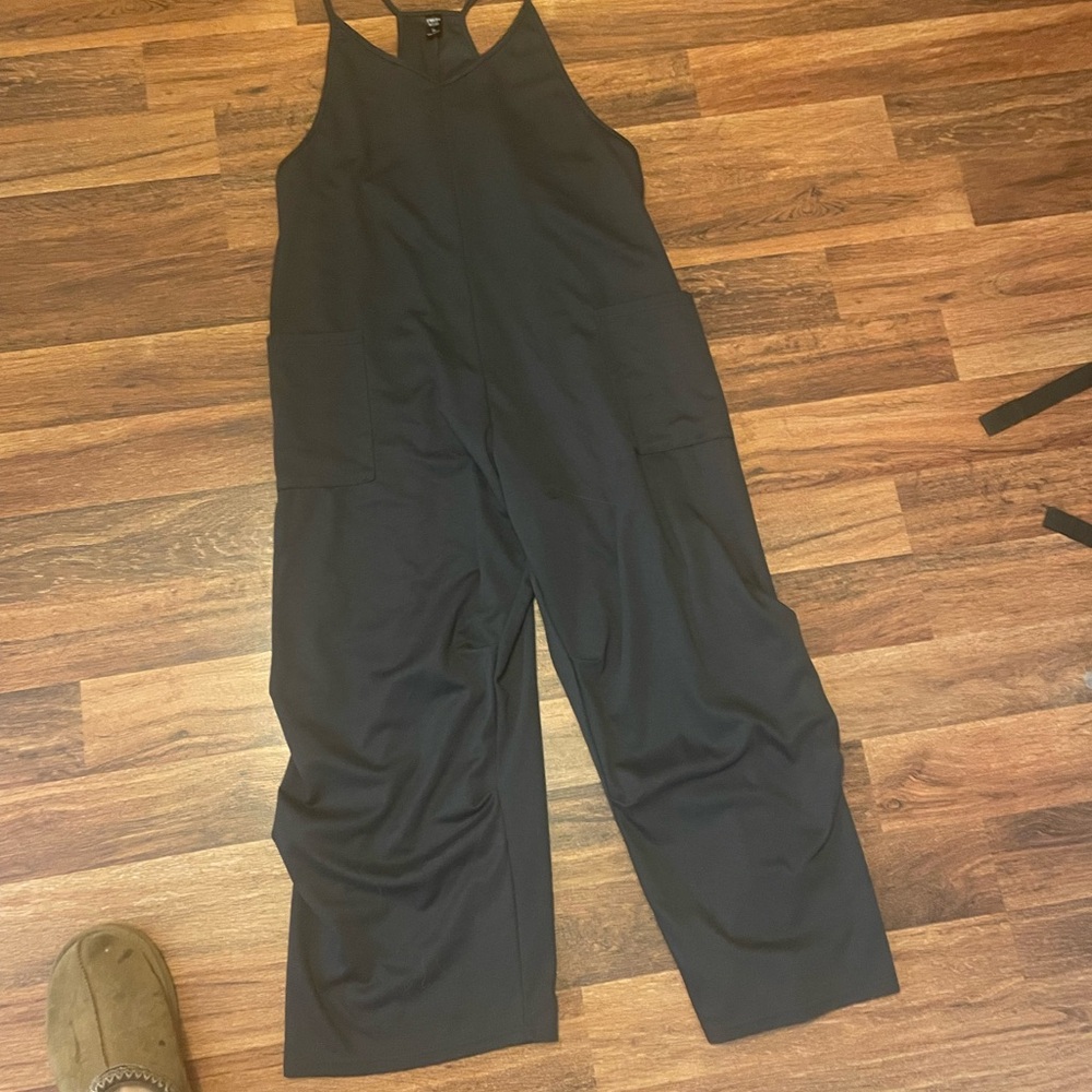 Grey Halter Neck Jumpsuit with Straight-Leg Design